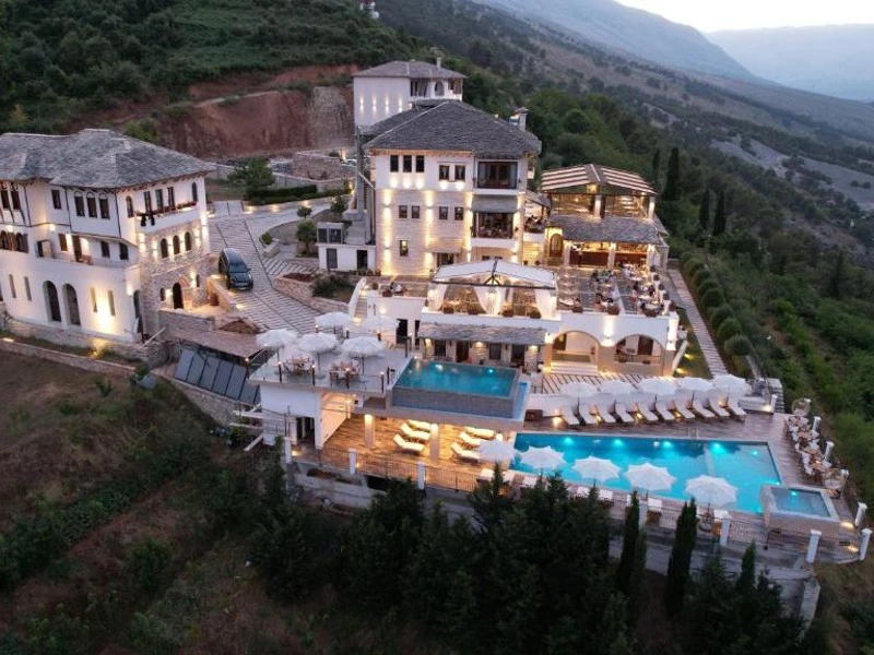gjirokaster upgrade hotel met zwembad