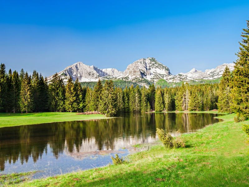 Montenegro-Crno Jezero-zwarte meer