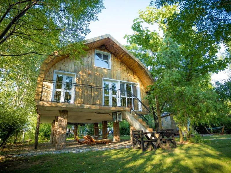 Albania-Accommodation-Shkoder-Bungalow.3