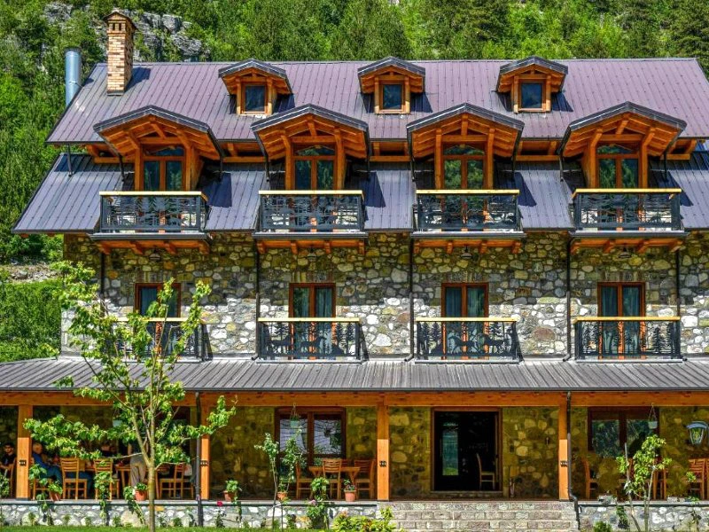 Albania-Accommodation-Theth-Standardhotel.2