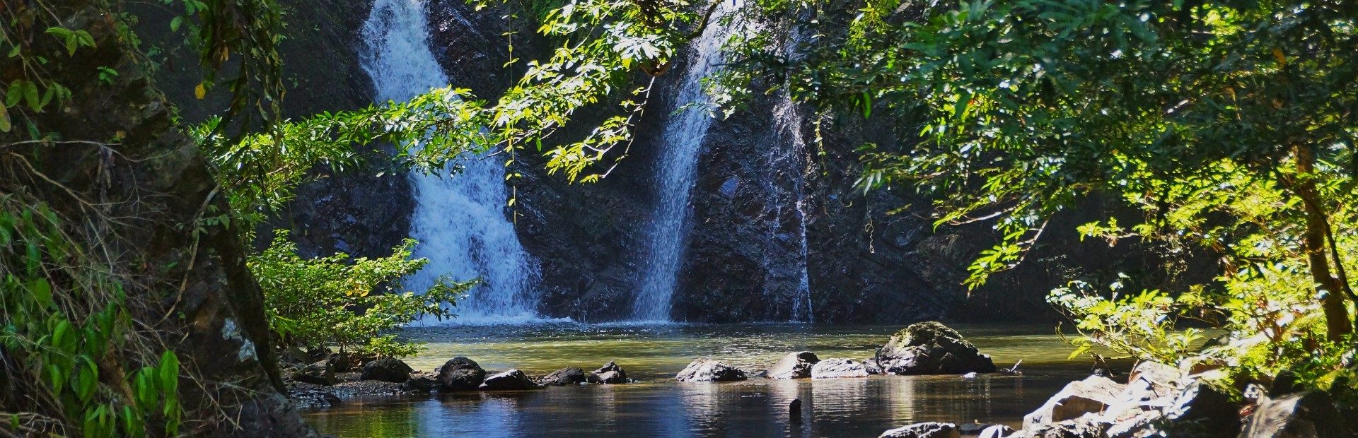 waterval in de jungle van Tabin