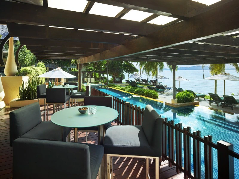 zwembad bar Gaya island