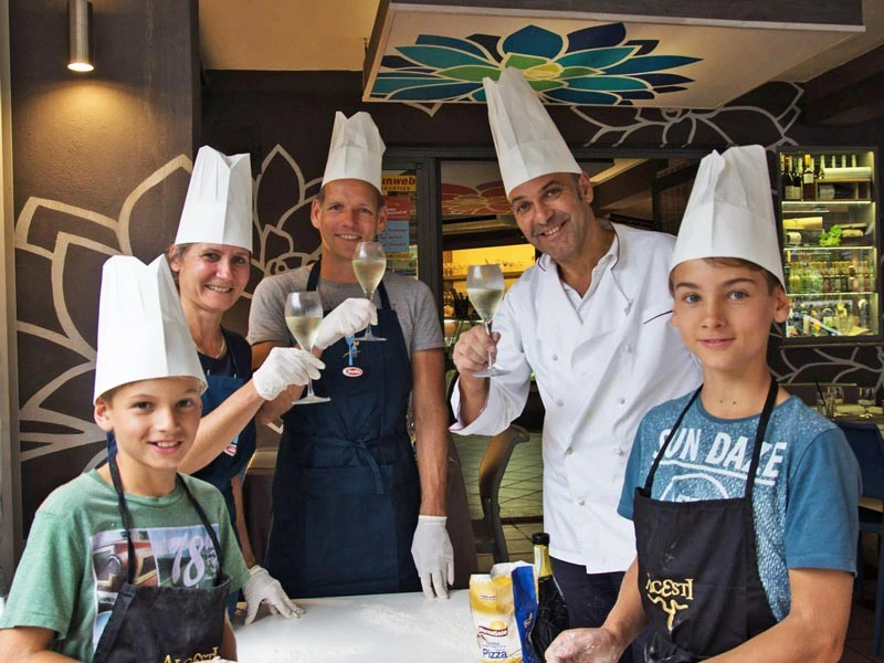 Pizza bakken bij de Etna