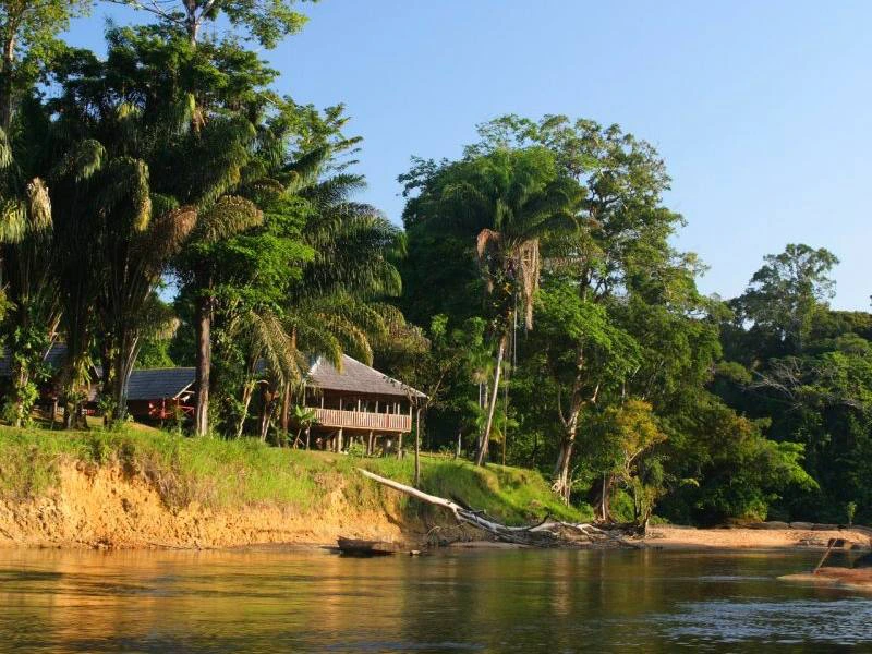 Accommodatie in Awarradam aan de Surinamerivier