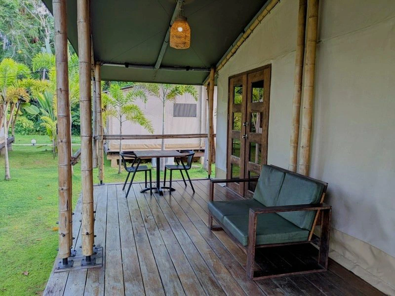 De verranda van de accommodatie