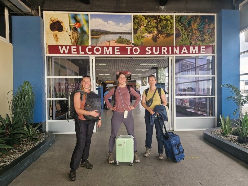 Aankomsthal van het vliegveld in Paramaribo Suriname