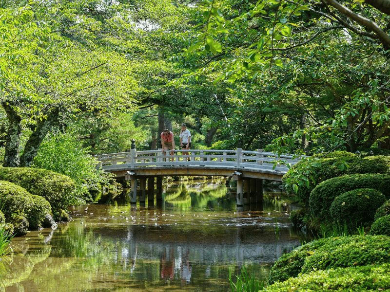 Familie in een park in Kanazawa