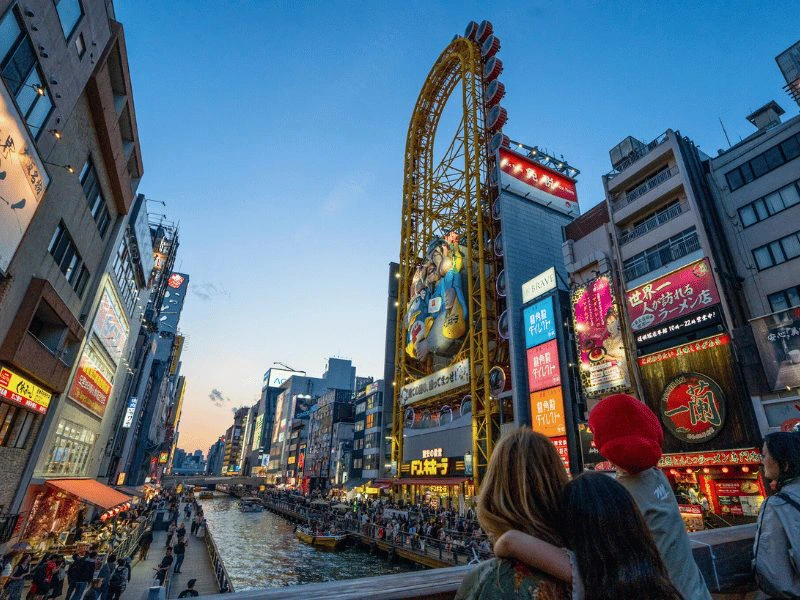 De wijk Dotonbori 's nachts