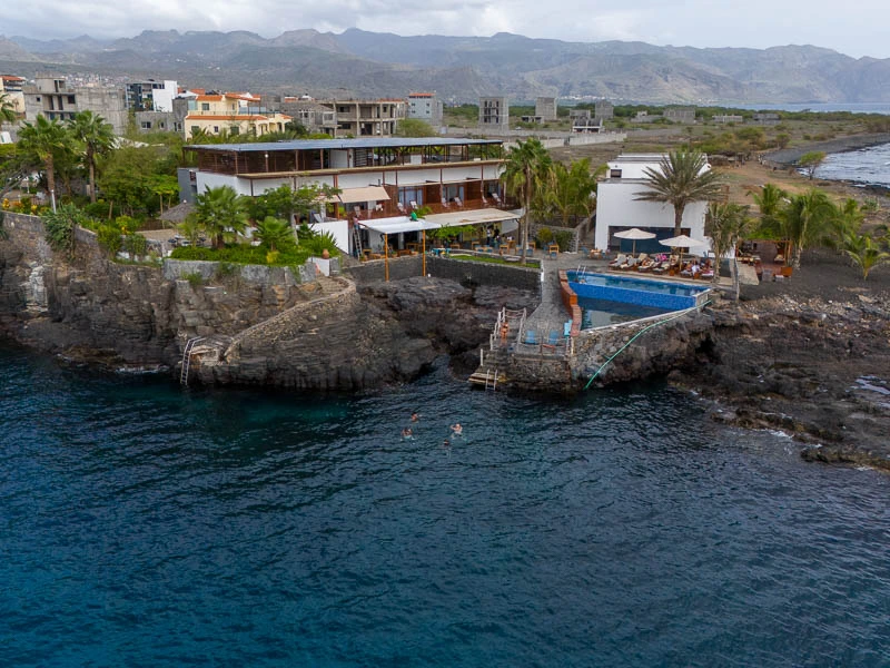 hotel in Tarrafal van bovenaf