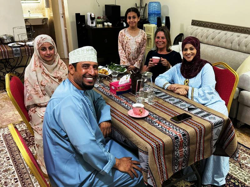 Eten bij mensen thuis in Oman