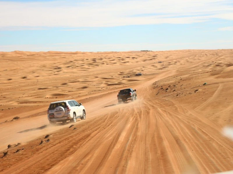 Dune bashing Wahiba Sands
