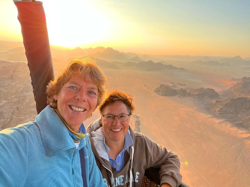 Jordanië - Luchtballon over de Wadi Rum