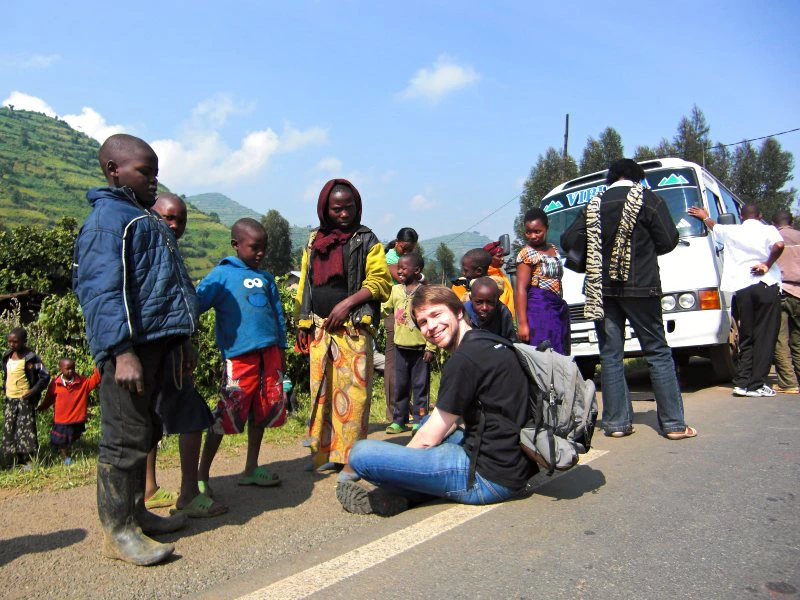 Oeganda lokale mensen langs de weg