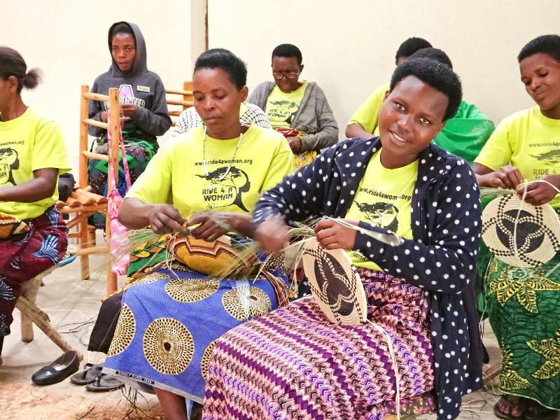 Uganda - Bwindi - Hotel with a heart women