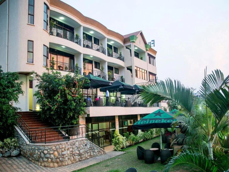 buitenkant hotel Kigali