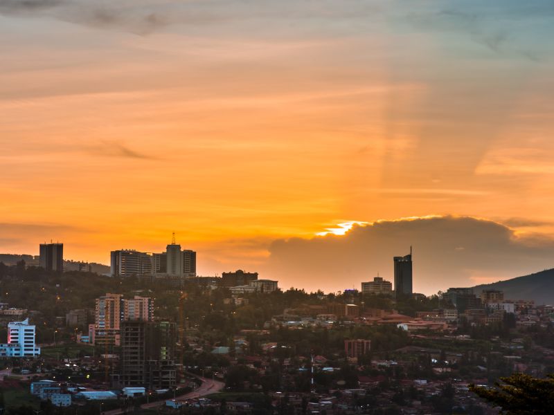 Kigali met zonsondergang