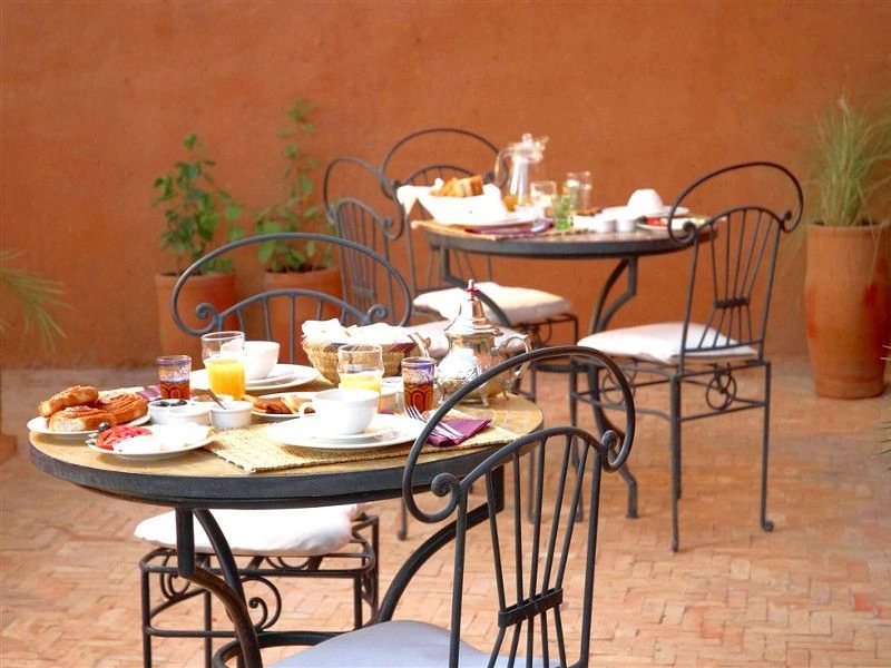 Ontbijt op een buitenplaats